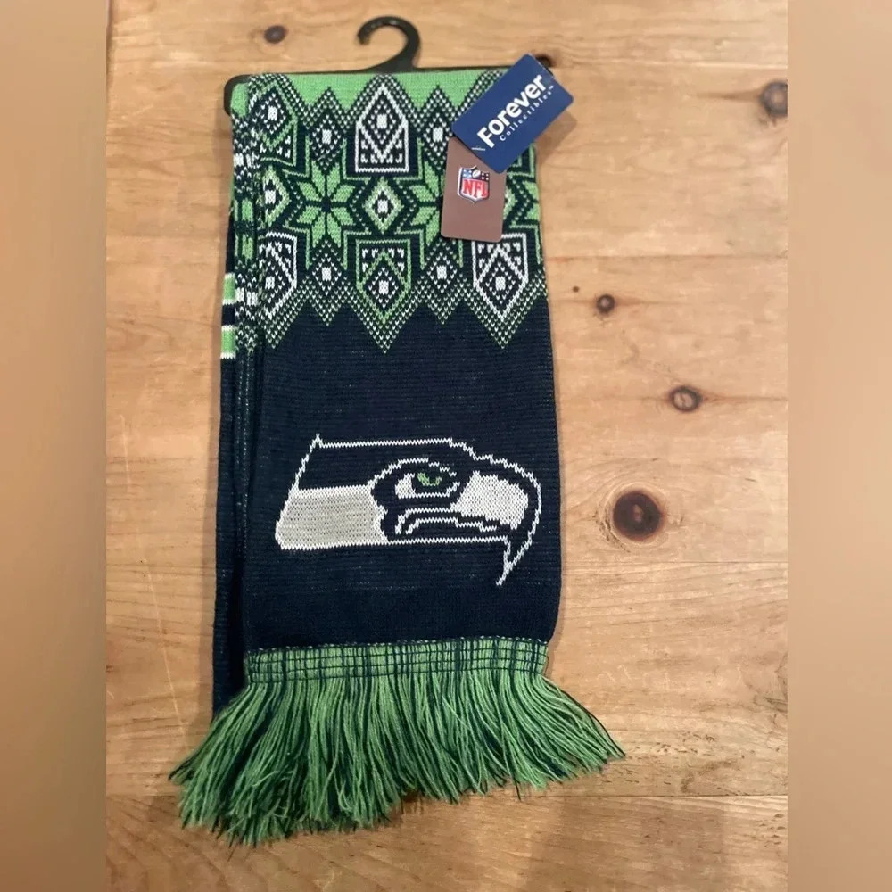 NWT Forever Collectibles Seattle Seahawks NFL Scarf Unisex